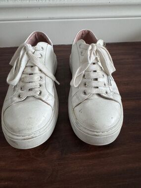 Sole Bliss white zipper sneakers